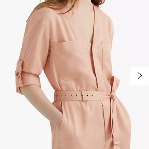 Club Monaco a modern, streamlined look.